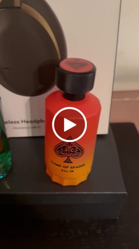 Reseña con vídeo de un cliente sobre Perfume Game Of Spade Emerald Extrait 90ML XDP