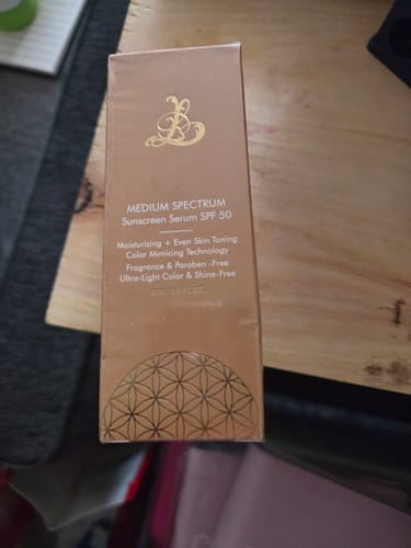 Customer photo review of Color Changing 4 in 1 Foundation