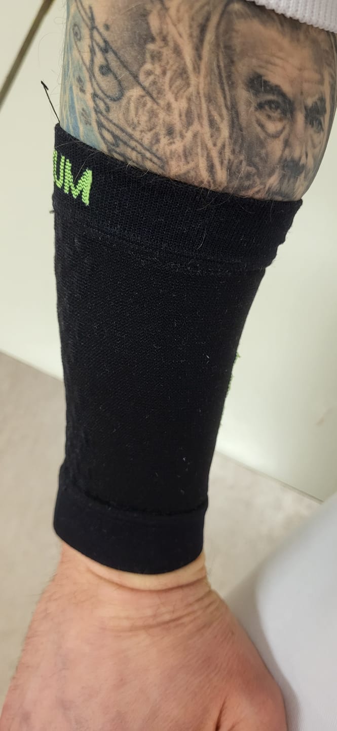 Customer photo review of eXtend High – Kompressiorannetuki työkäyttöön - Musta - x1