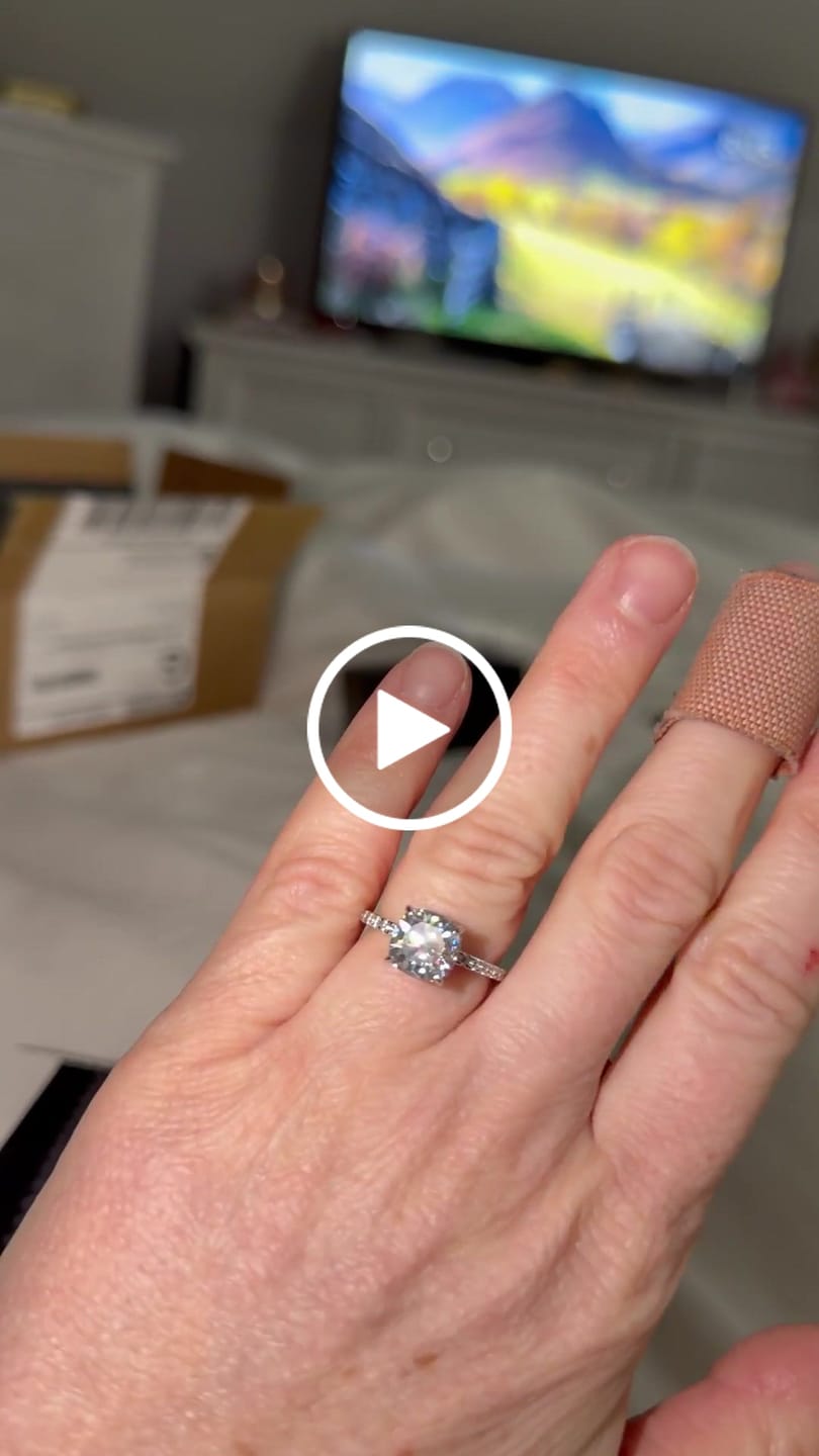 Customer video review of S925 Moissanite 2.0~2.5 Carat Cushion Cut Engagement Ring