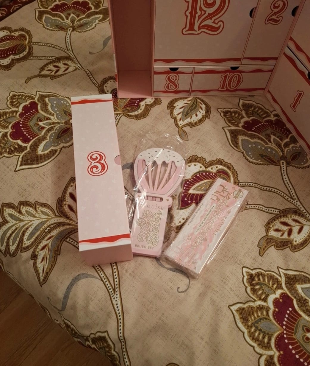 Customer photo review of P.Louise Naughty And Nice Lipstick Palettes