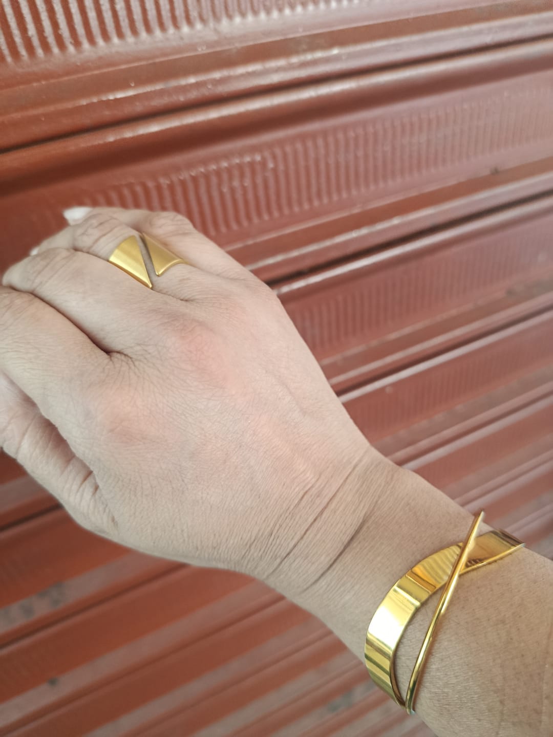 Customer photo review of Anel Caviar Stack Banhado em Ouro 18K