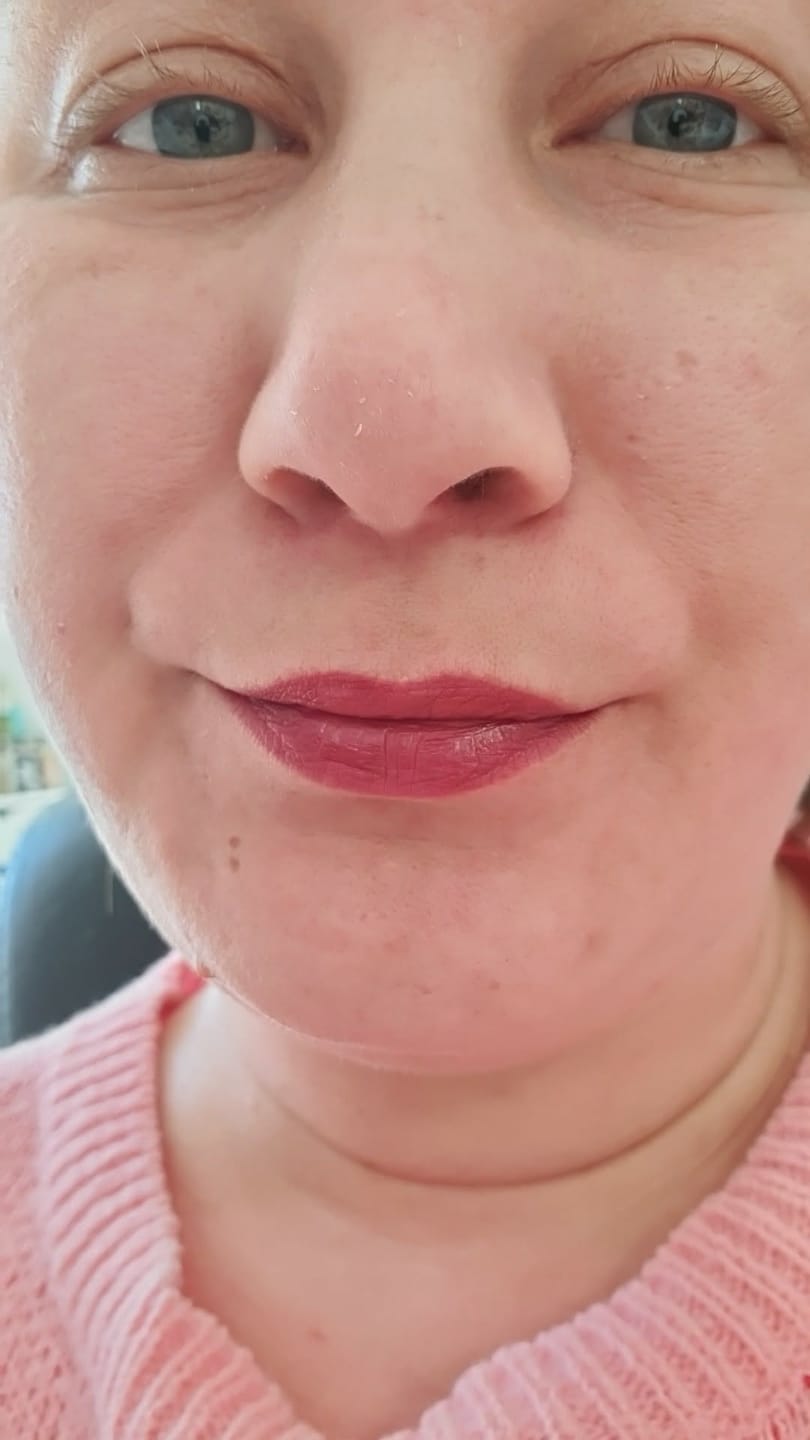 Customer photo review of Glass Kiss Lip Tint