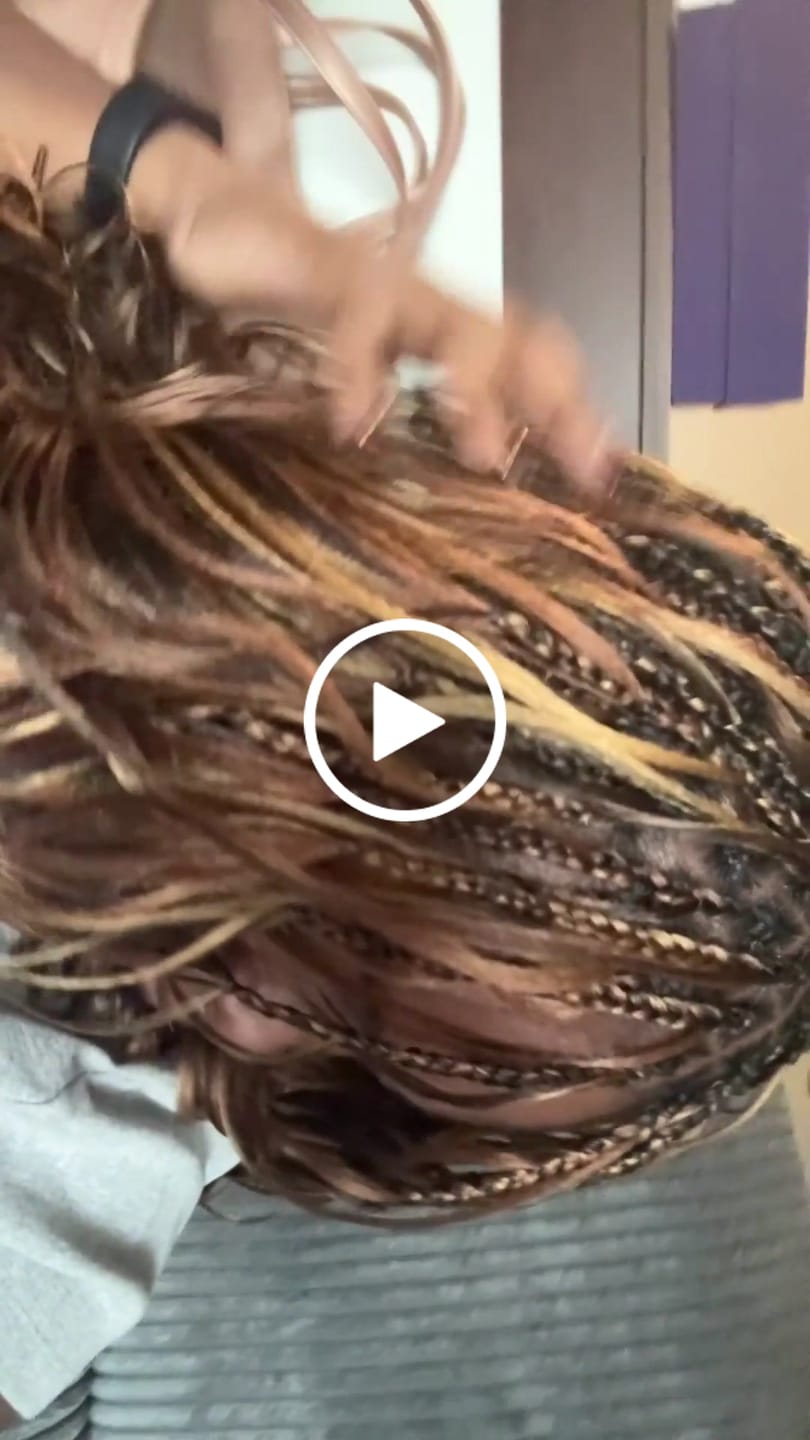 Customer video review of Zury Sis Pre-Stretched Crochet Braid - FRENCH CURL BRAID 24" 10X