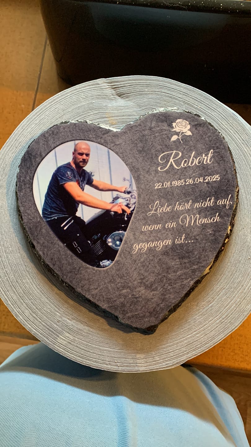 Customer photo review of Liebe hört nicht auf - Personalisiertes Schieferherz als Andenken an geliebte Verstorbene