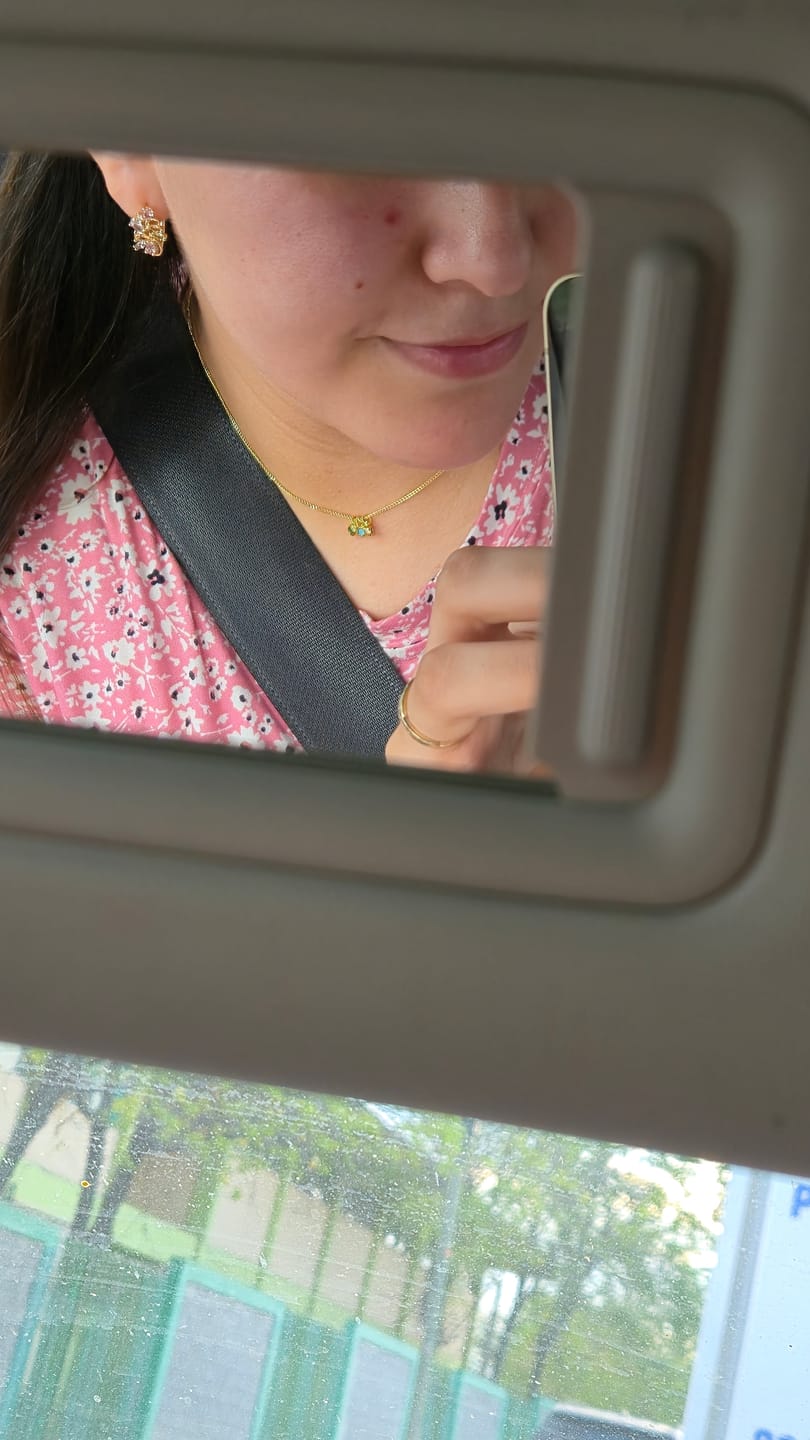 Customer photo review of Personaliza Tu Collar Birthstone Redondo