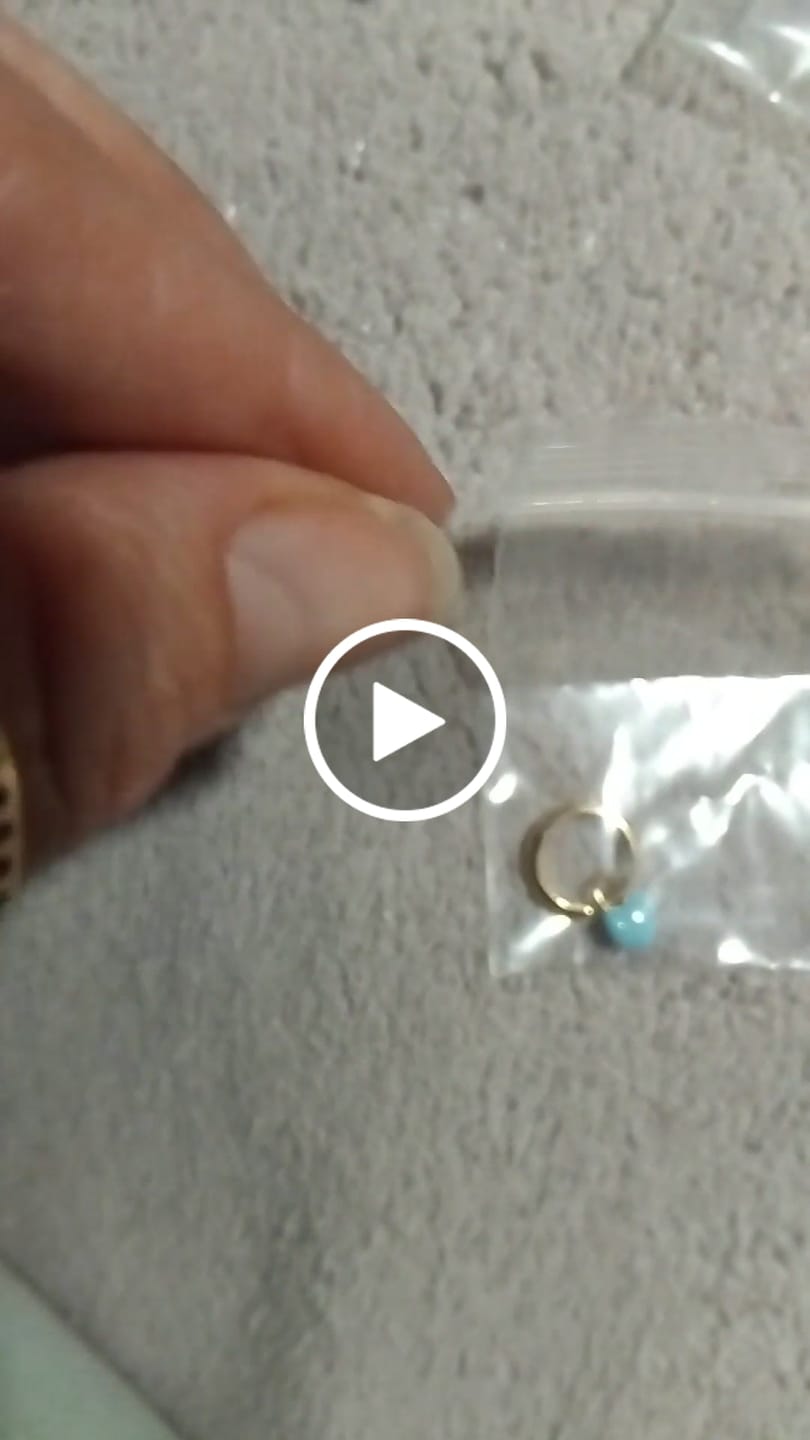 Customer video review of Pendientes Aros Corazón