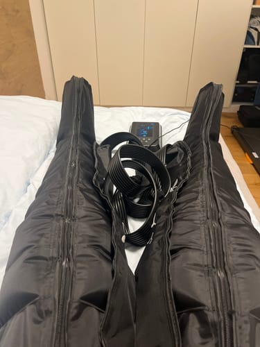 Kundenbewertung mit Foto zu Habys Gerät für Lymphdrainage und Pressotherapie Pro 8 | Heizelement | 8 Luftkammern Beinmanschetten XXL | Luftschläuche