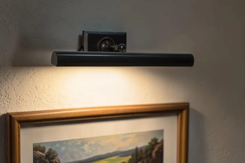 Customer photo review of Orson Cabinet Maker's Picture Light