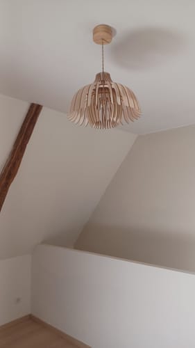Avis photo d'un client sur Tullia teinté Chêne | Suspension
