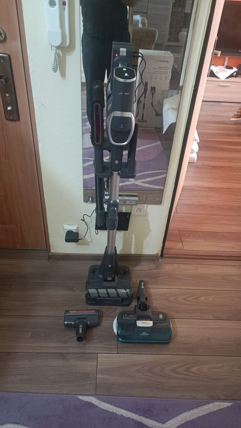 Customer photo review of JV9 Pro Aqua Cordless Vacuum Cleaner