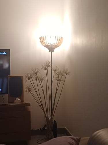 Avis photo d'un client sur Tullia teinté Chêne | Lampadaire