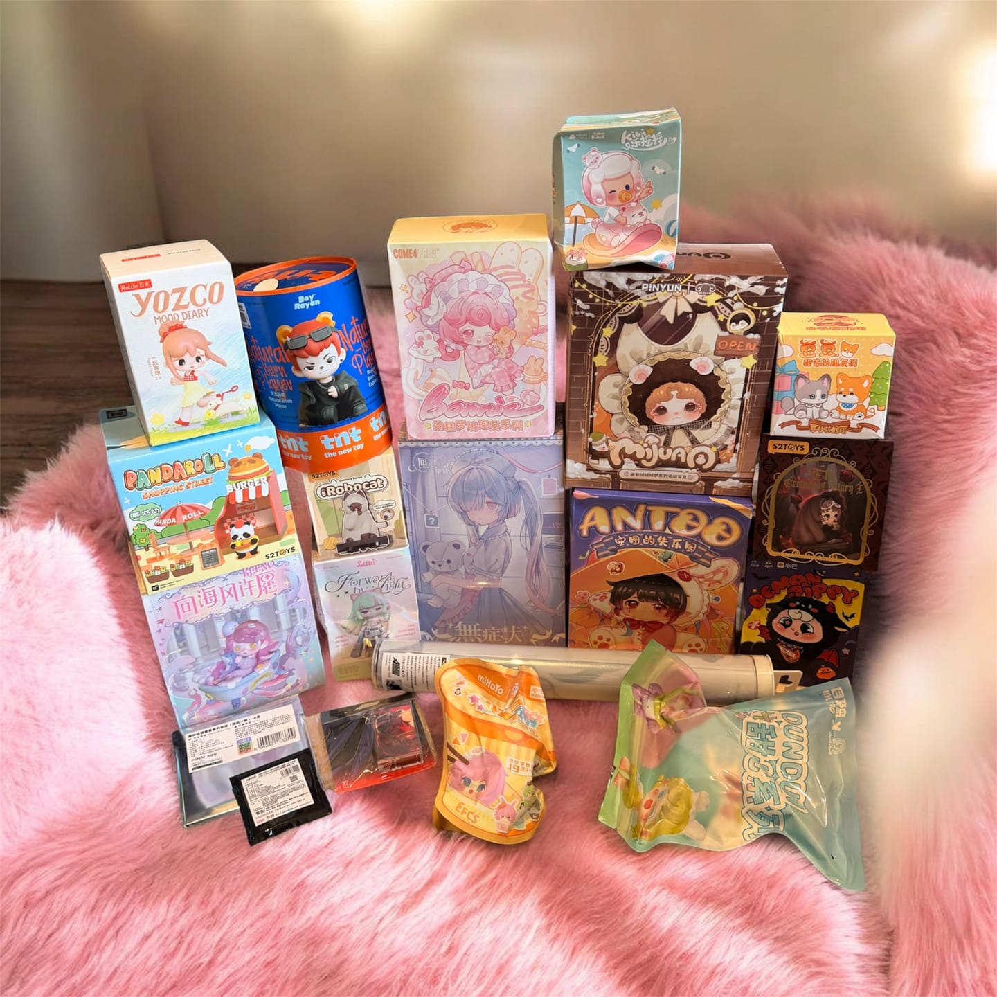 Customer photo review of Sales Promote Mystery Box Only $8.99【Slightly Package Damaged】