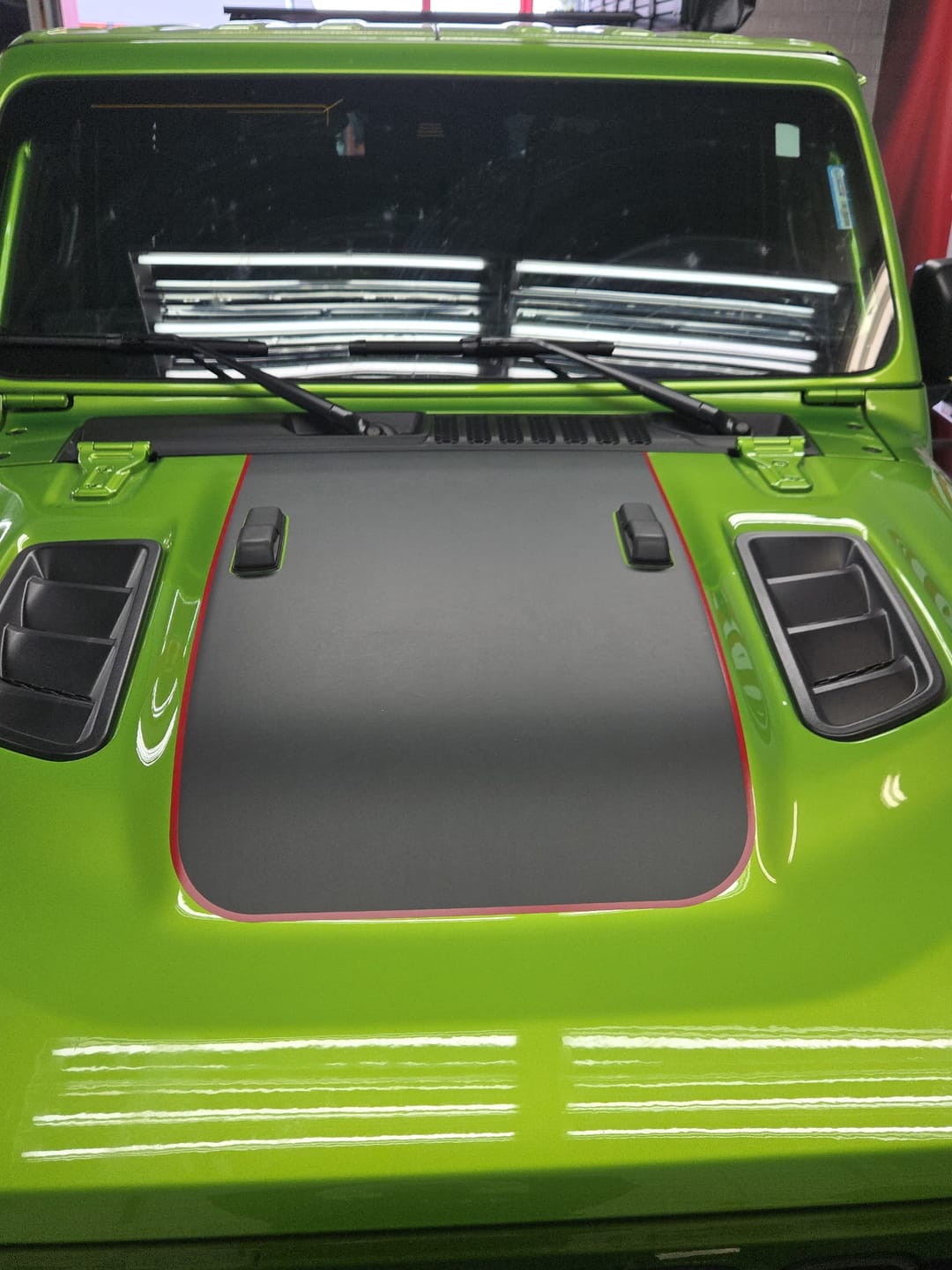 Customer photo review of Hood Graphic for RUBICON | Matte Black - fits Wrangler JL & Gladiator JT