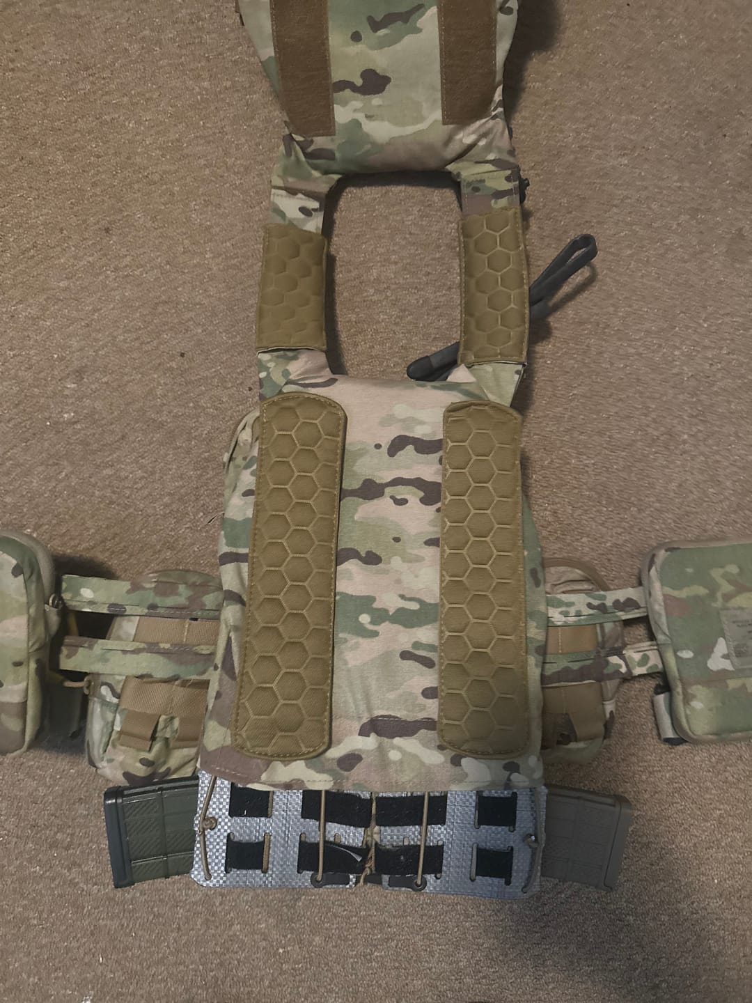 Customer photo review of APTUM™ SHOULDER PAD GRID