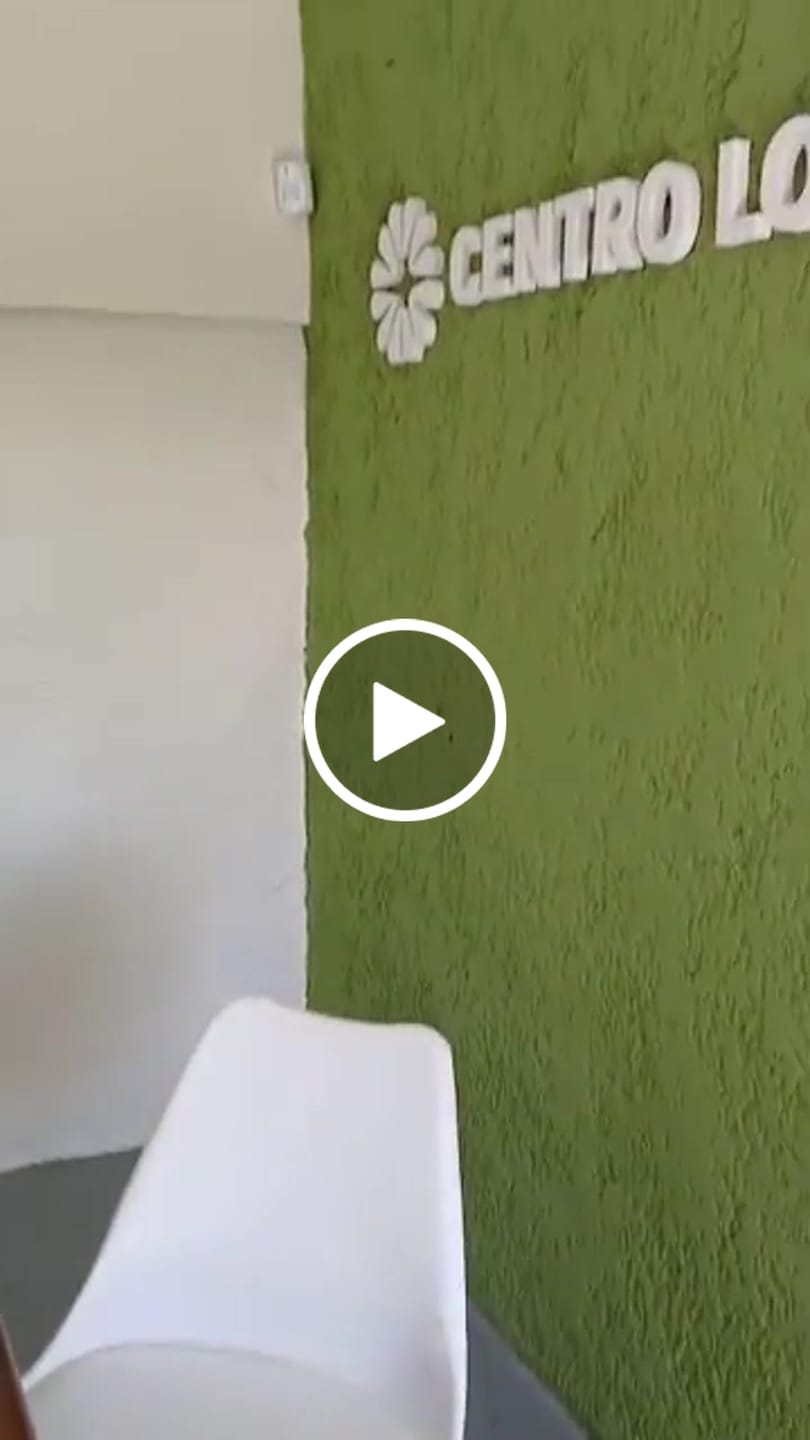 Customer video review of Silla Tipo Eames Acolchonada Madera Comedor Excelente