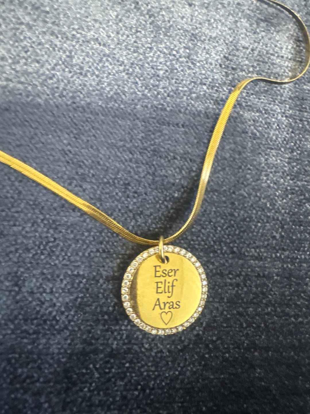 Customer photo review of Diamantjes Naamketting Goud | Graveerbare Ketting