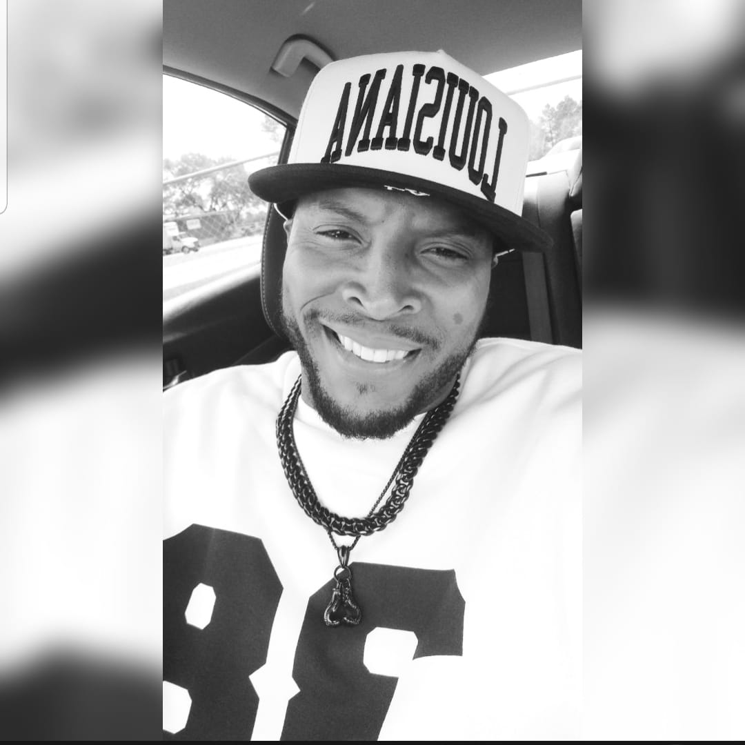 Customer photo review of LOUISIANA SNAPBACK - OFF WHITE EDITION