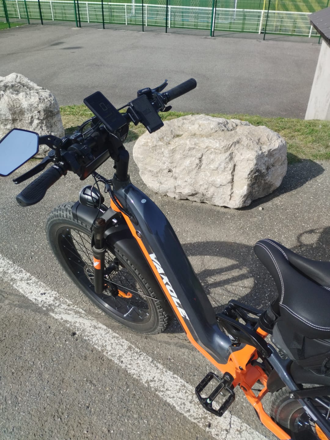 Customer photo review of Vakole V26 250W 26" Fat Bike 998Wh Full Suspension Electric Bike With Torque Sensor 48V 20.8Ah Battery SUV E-Bike
