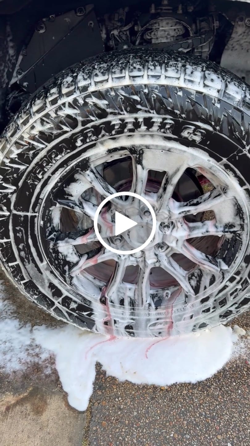 Customer video review of Wheel Cleaner