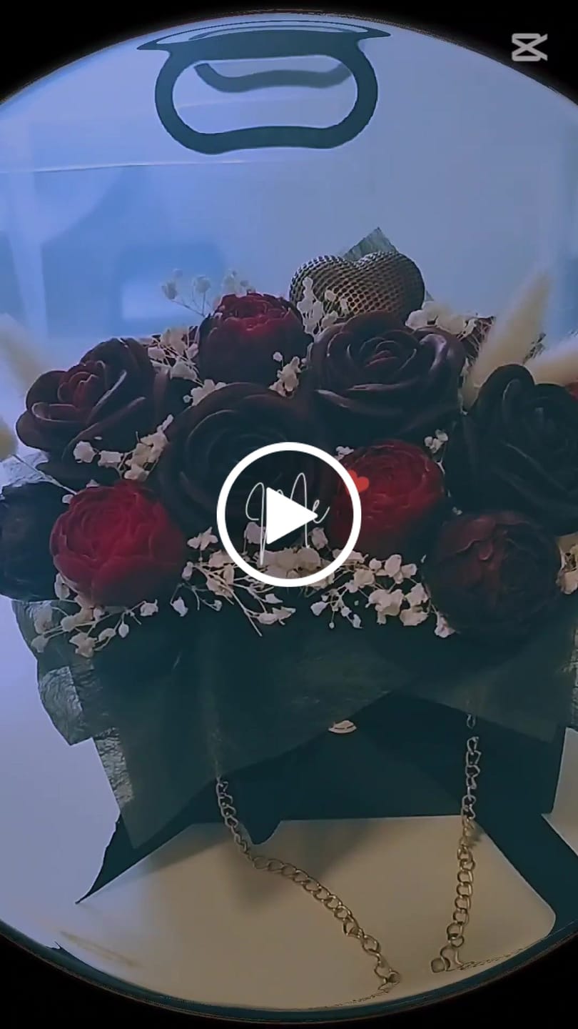 Customer video review of Fragancia BULGARY ROSE & AGARWOOD