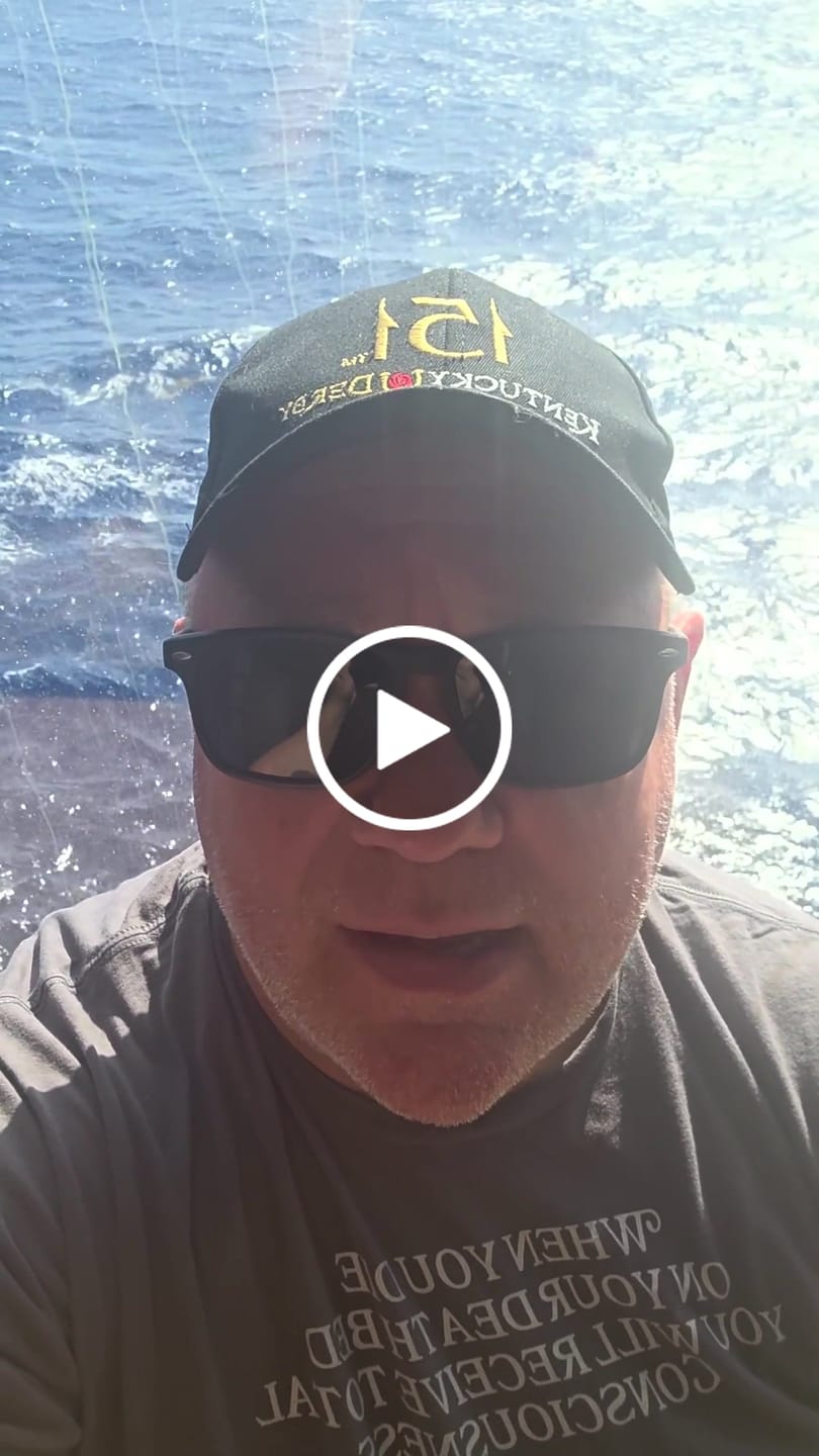 Customer video review of Classic Square (Wayfarer) - XL/XXL, Polarized