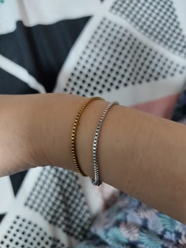 Customer photo review of Taylor Minimal Bracelet