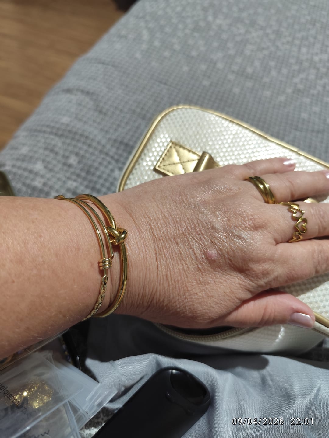 Customer photo review of Pulseira Chloé Banhado em Ouro 18k
