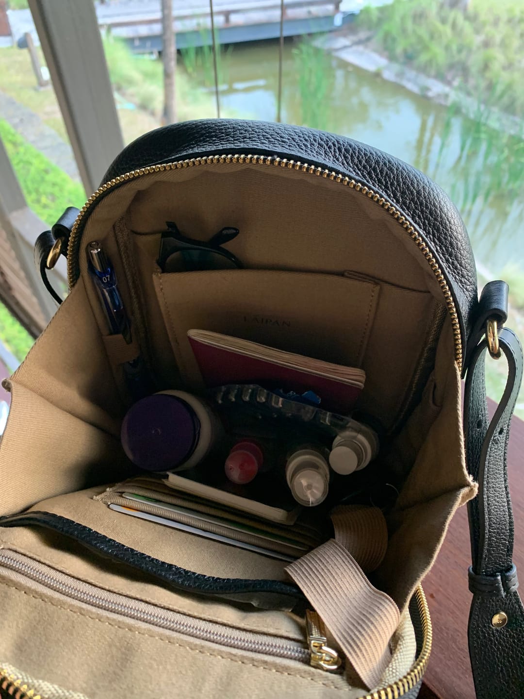 Customer photo review of Laipan - Leather Crossbody Bag