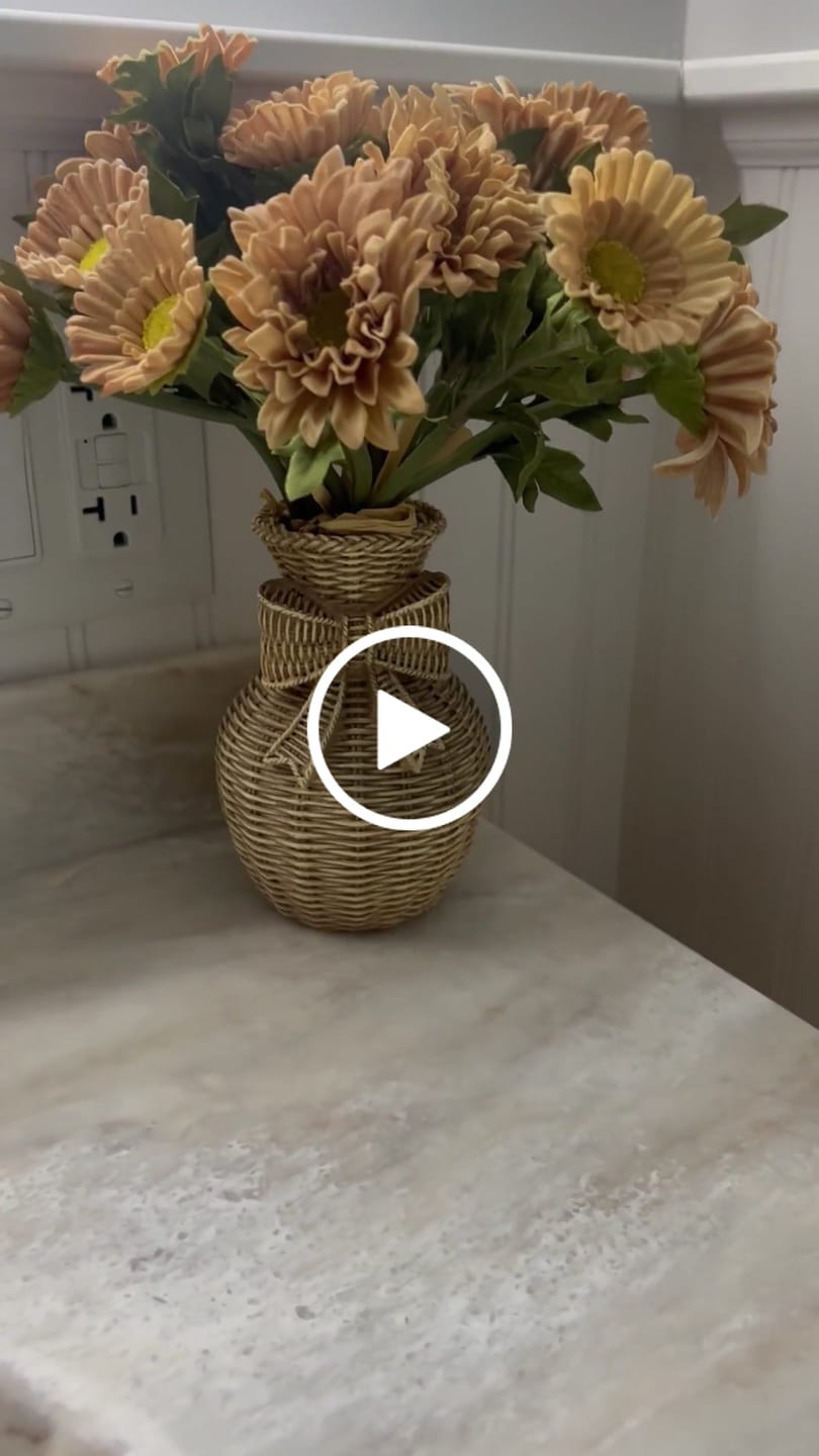 Customer video review of Bow Weave Vase
