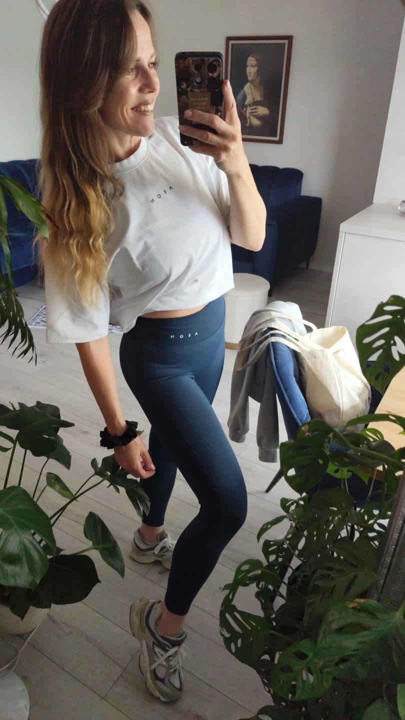 Customer photo review of MOTION SEAMLESS LEGGINGS