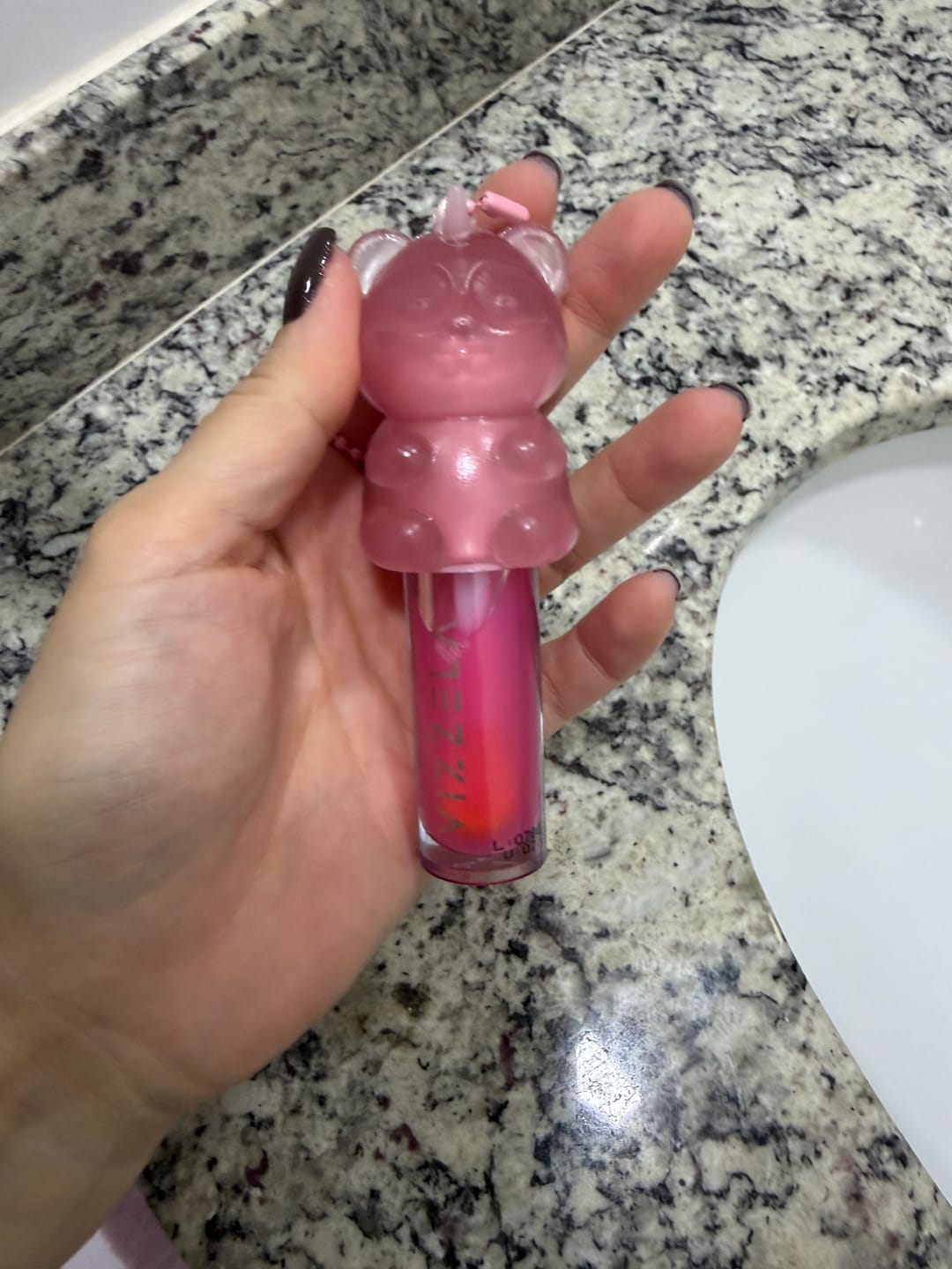 Customer photo review of Lip Oil Gummy Panda – VIZZELA