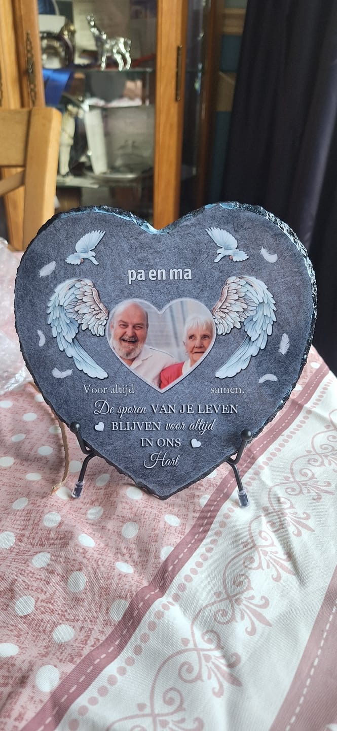 Customer photo review of Voor altijd - Gepersonaliseerd leisteen hart als aandenken aan overledene