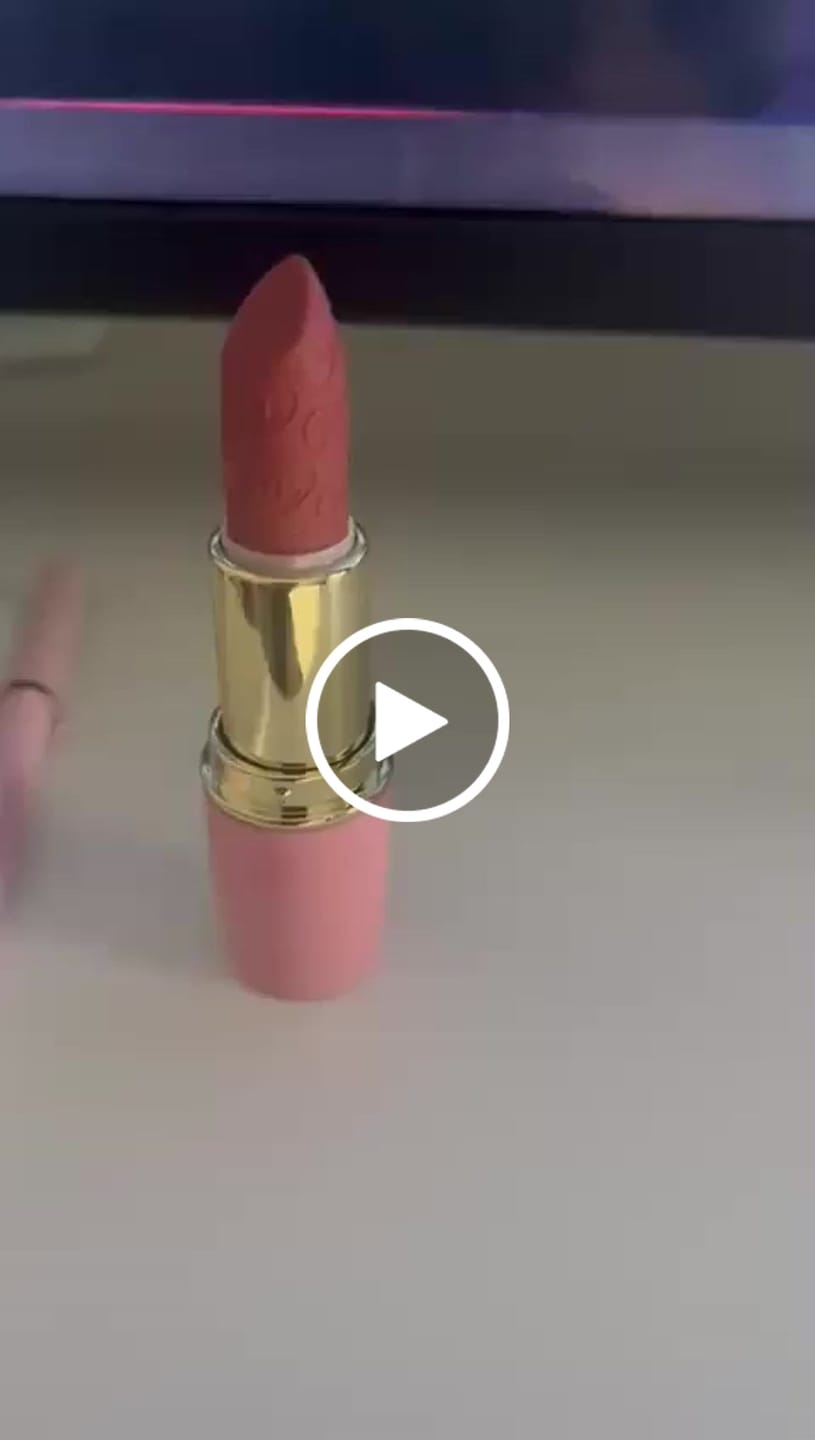 Reseña en vídeo del cliente del kit de lápiz labial y delineador de labios Kiss and Makeup de P. Louise