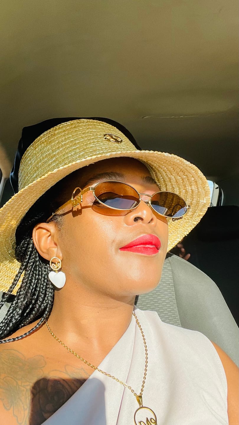Customer photo review of Muse Logo Sunglasses – Gold Edition