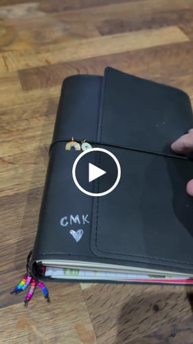 Customer video review of Refillable Folio - RAVEN BLACK TRIFOLD