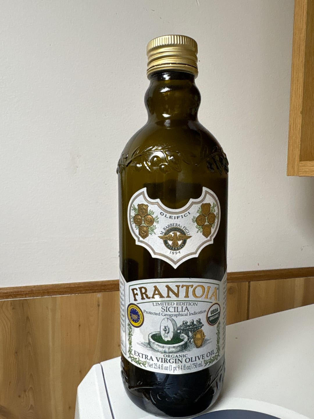Customer photo review of Frantoia IGP Sicilian Cold-Pressed Organic EVOO Limited Edition, 25.4 fl oz (750 ml)