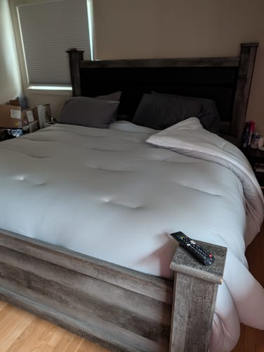 Customer photo review of MarshMellow Comforter
