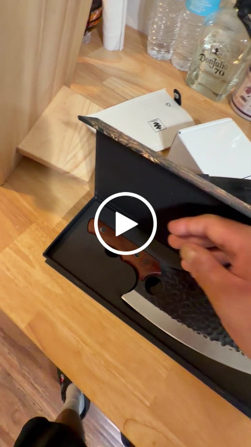 Customer video review of Promaja 6" Chef's Knife