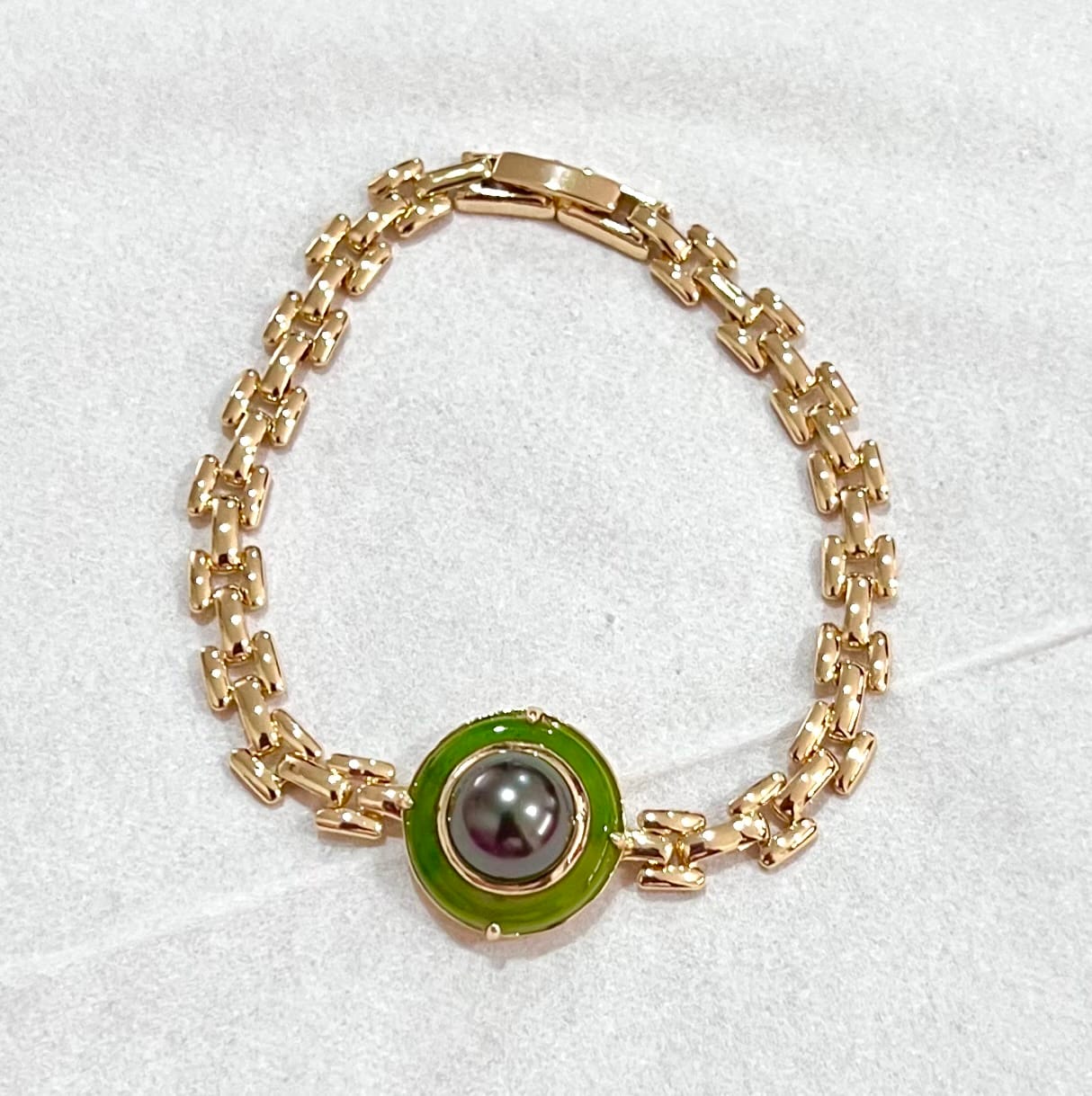 Customer photo review of Roa Bracelet