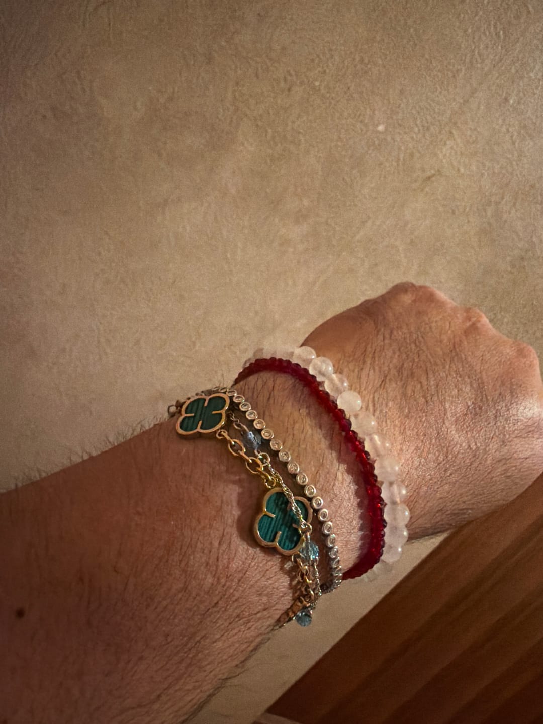 Customer photo review of Pulsera Green Clover Oro