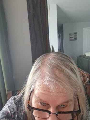 Customer photo review of Shampoing bio au romarin et à la kératine — Pour des cheveux plus épais et plus volumineux