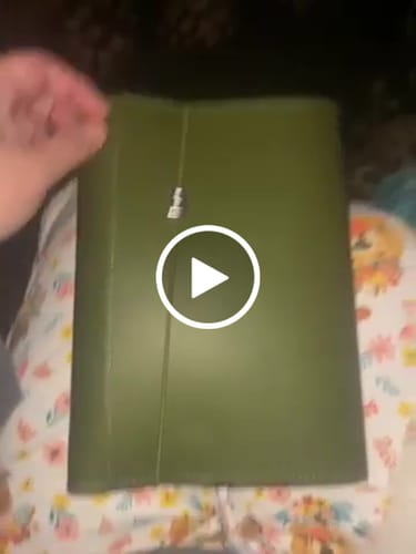 Customer video review of Refillable Folio - OLIVE GREEN TRIFOLD