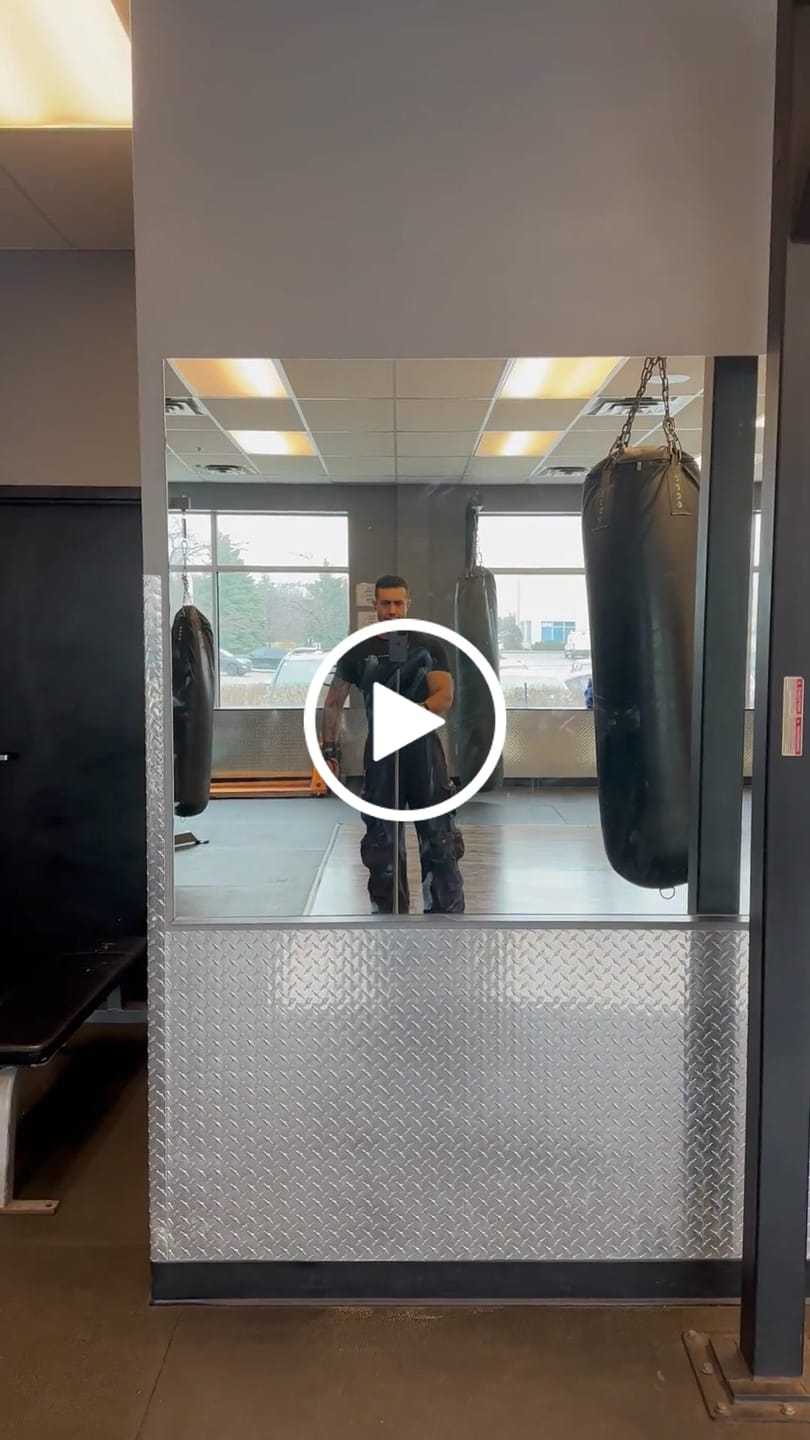 Customer video review of 2005 - Hella Pocket Sweats