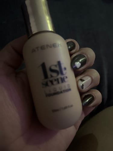 Customer photo review of BASE DE MAQUILLAJE LÍQUIDA 1ST SCENE