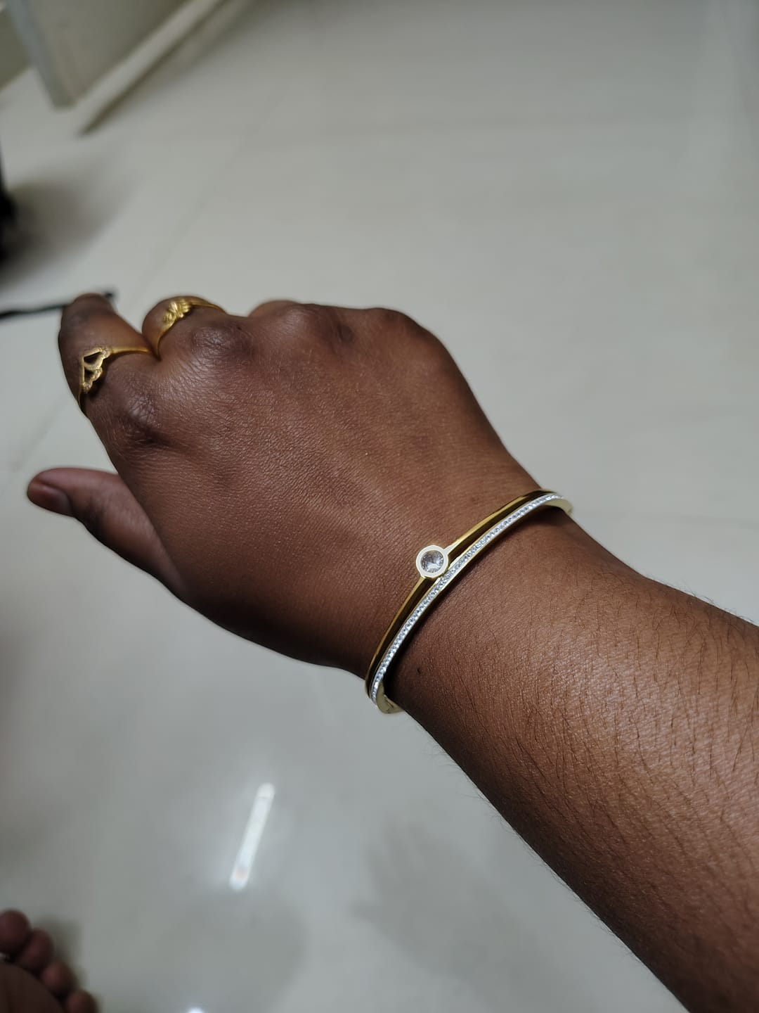 Customer photo review of Women's Exquisite 18K Gold-Plated Bracelet with Stones