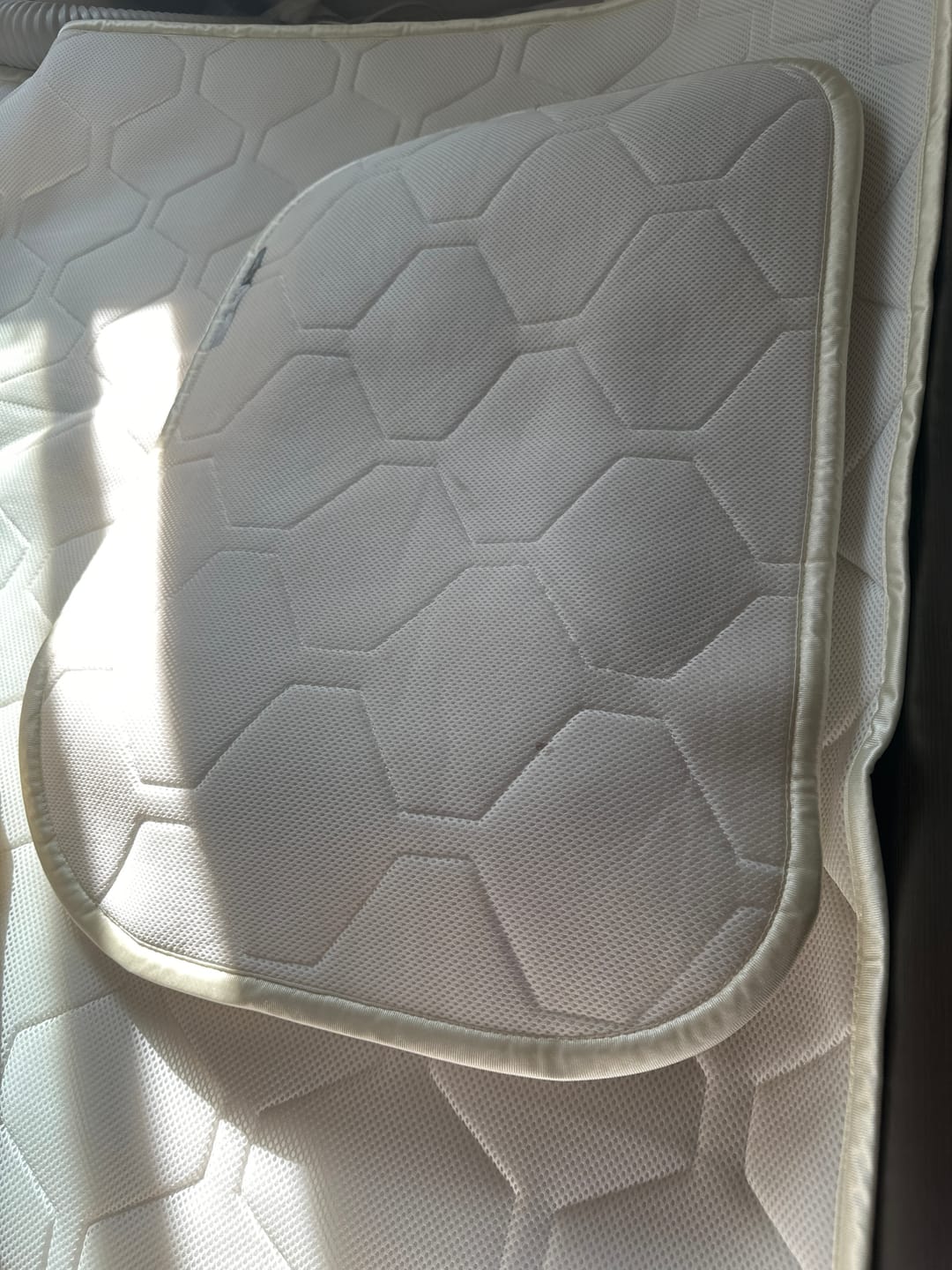 Customer photo review of SLEEP HEXAGON　上位版ホルミシスベッドパッド