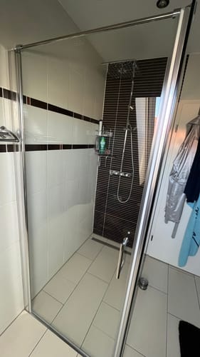 Customer photo review of SONNI Dusche Nischentür Duschtür ESG Glastür mit Nano Beschichtung 70-90cm Höhe 185/195cm