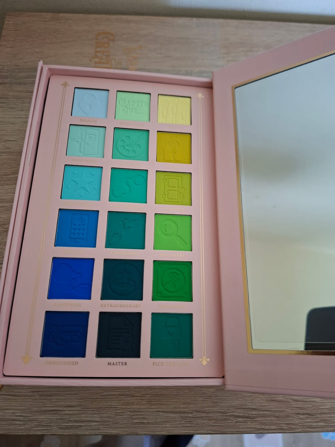 Customer photo review of P. Louise Unlock Your Creativity Rainbow Eyeshadow Palette