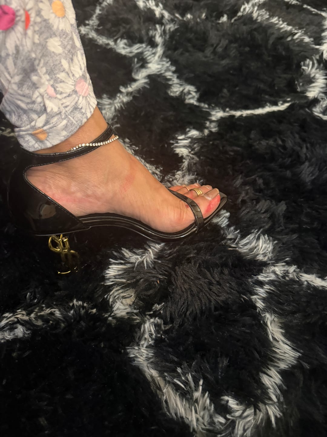Customer photo review of SISY | HIGH HEELS